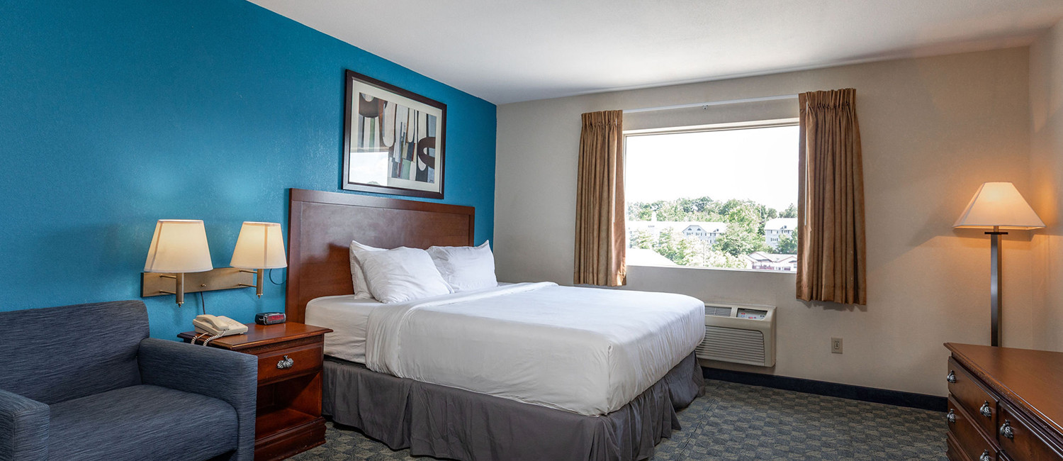 Enjoy The Comforts Of Home Remixed With A Water Theme Park At The Branson Waterpark Hotel